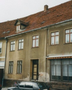 Wohn- und Geschäftshaus Malchow Güstrower Str. vor der Instandsetzung